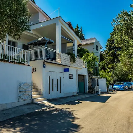 Apartament Medar